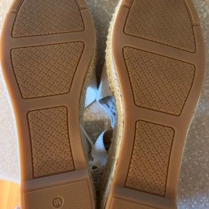 Tory birch canvas sandals 9.5